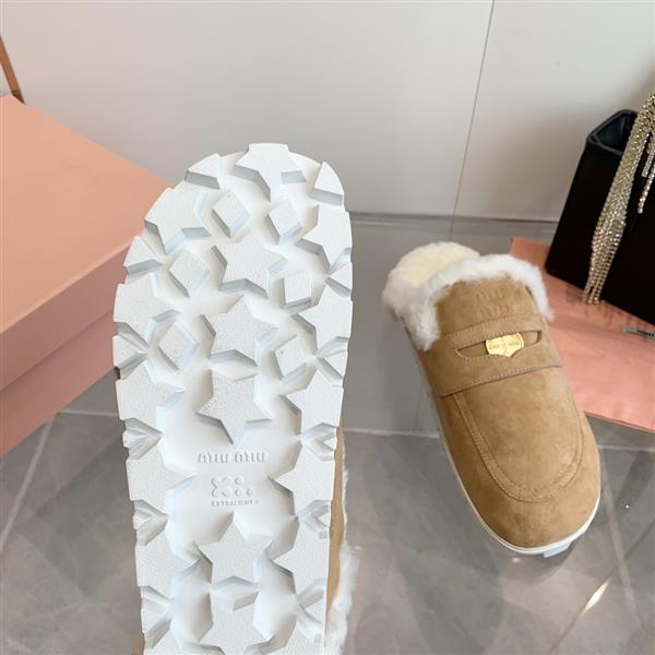 20243518944577 26023